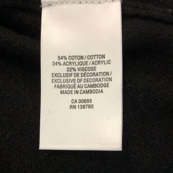 Sweater with Lace Shoulders - Picture 5 of 6